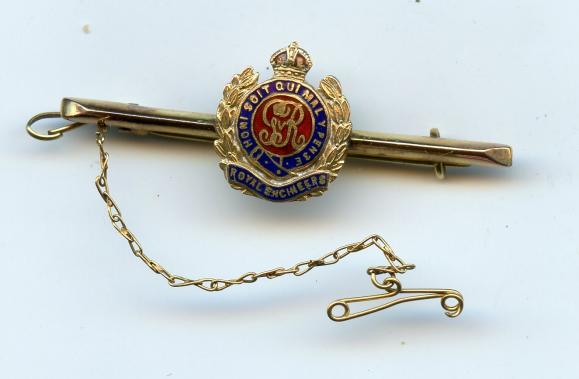 Royal Engineers 9ct Gold  Enameled Sweetheart Badge