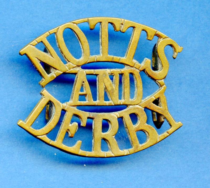 WW1 Notts & Derby Regiment Brass Shoulder Title Badge