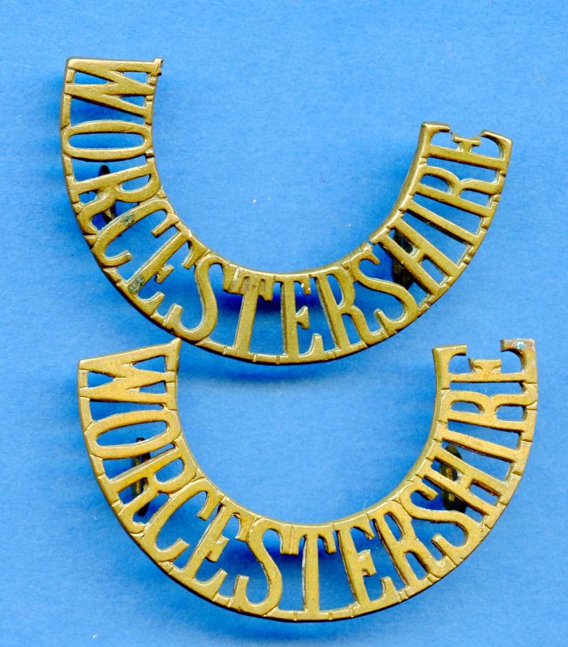 WW1 Pair of Worcestershire Regiment  Brass Shoulder Title Badges