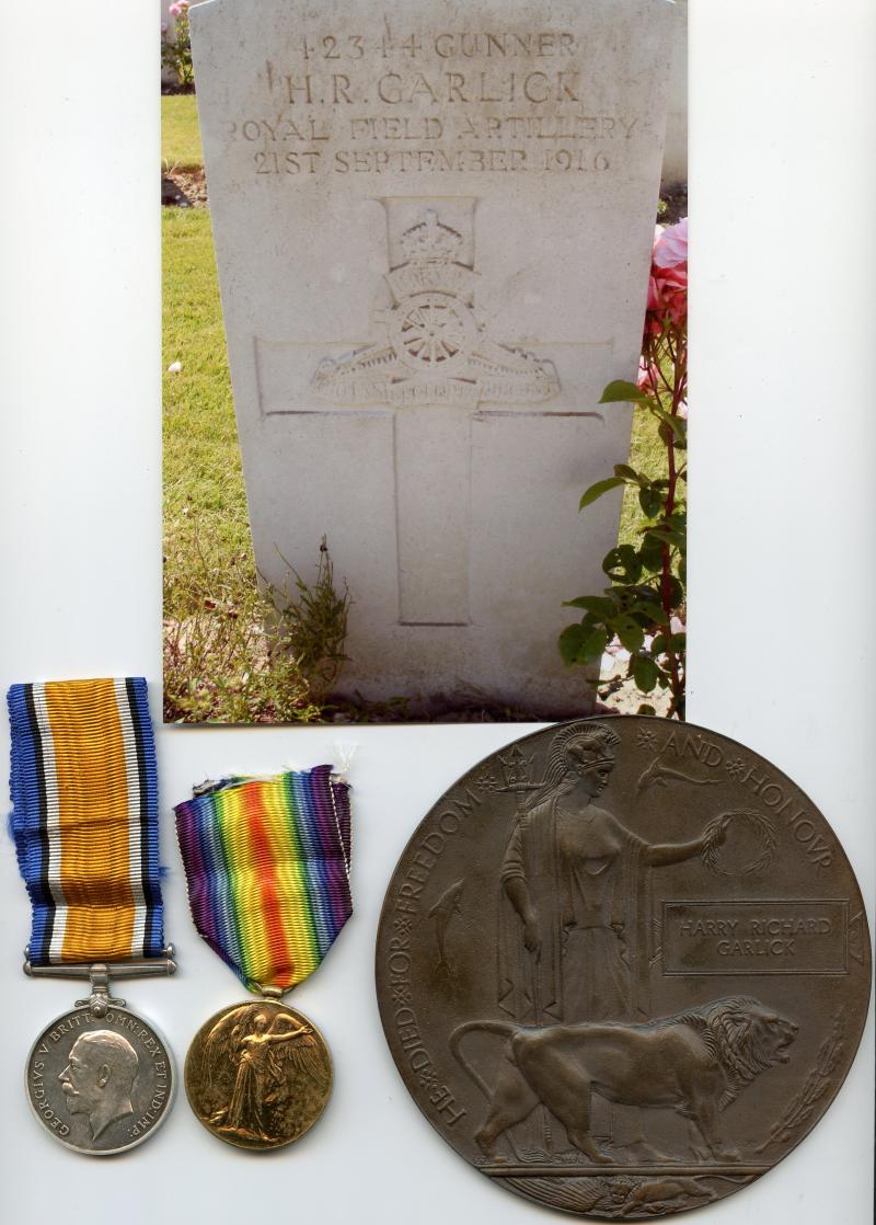 First War Pair Medals & Memorial Plaque To Gunner Harry Richard Garlick, Royal Field Artillery