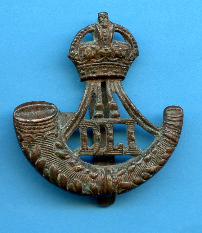 Durham Light Infantry WW1  Brass Cap badge