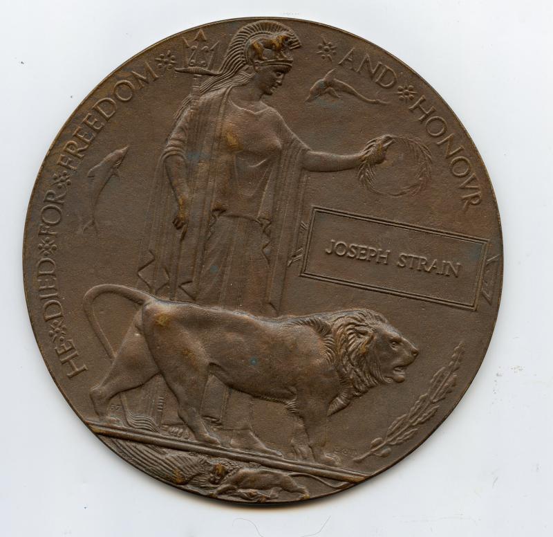 WW1 Memorial Plaque To Joseph Strain ( 2 men listed 1st Day Somme 16th HLI & Oct 1916 Royal Scots